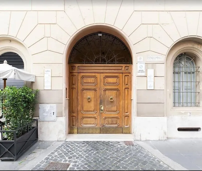 San Pietro Vatican Area Large Apartment - Near Subway Rome